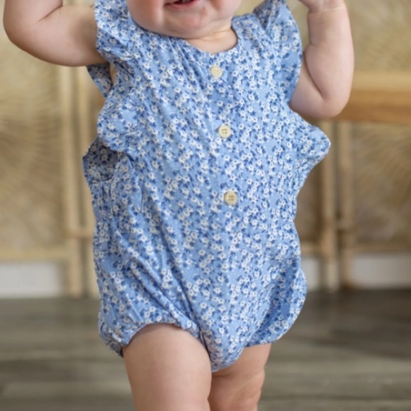 NWT Vignette Megan Bubble Romper Blue and White Floral - Picture 1 of 8